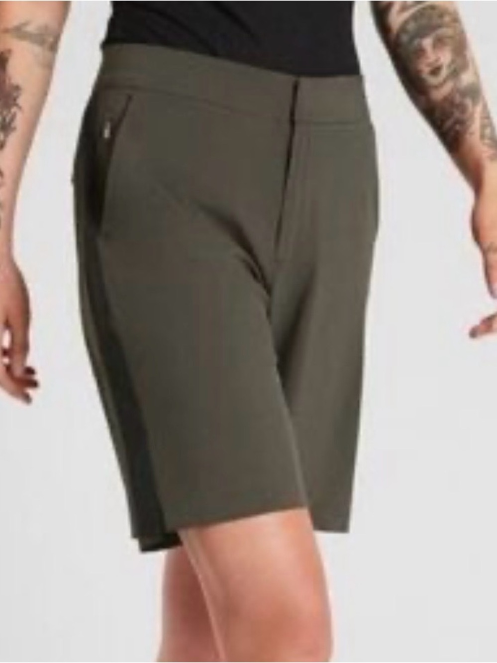 Athleta Trekkie Bermuda 2.0, Mountain Olive, Size 10